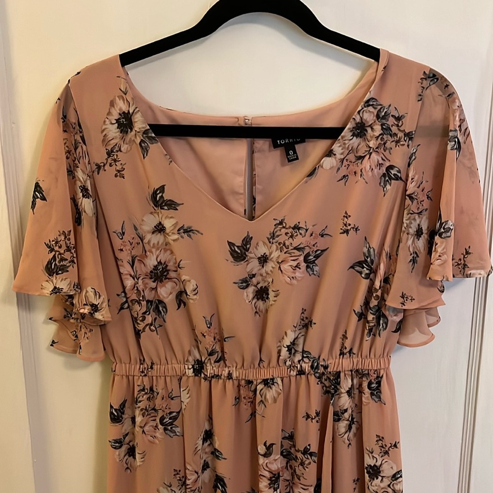 Torrid Pink Floral Dress with Flutter Sleeves (Size 0X)